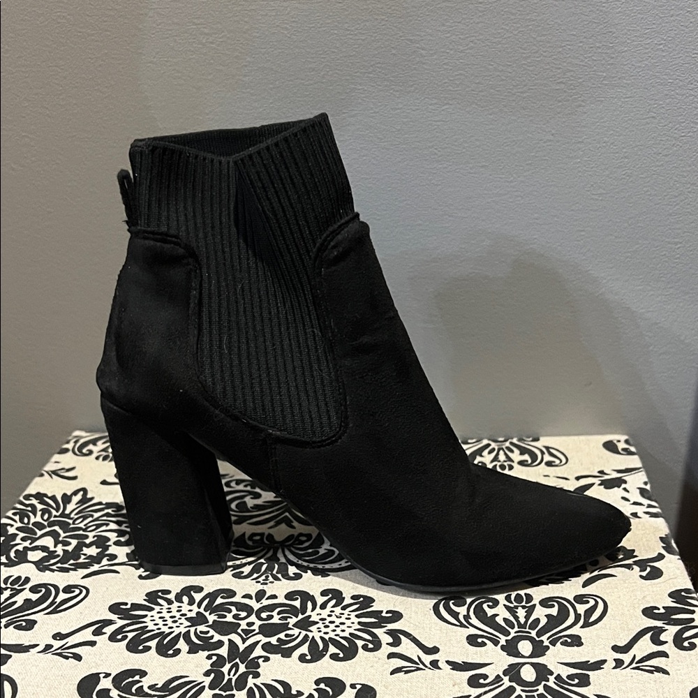 Pull on sock style Black Ankle Boots